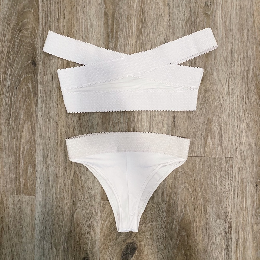 PrettyLittleThing White Bikini